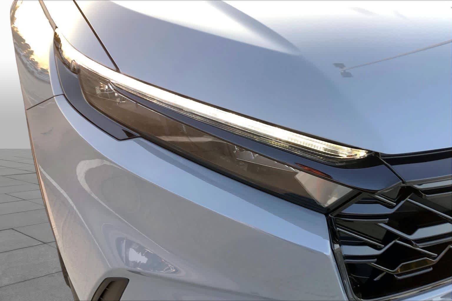 New 2027 Urban Gray Pearl Honda Sport Touring Hybrid AWD image 13