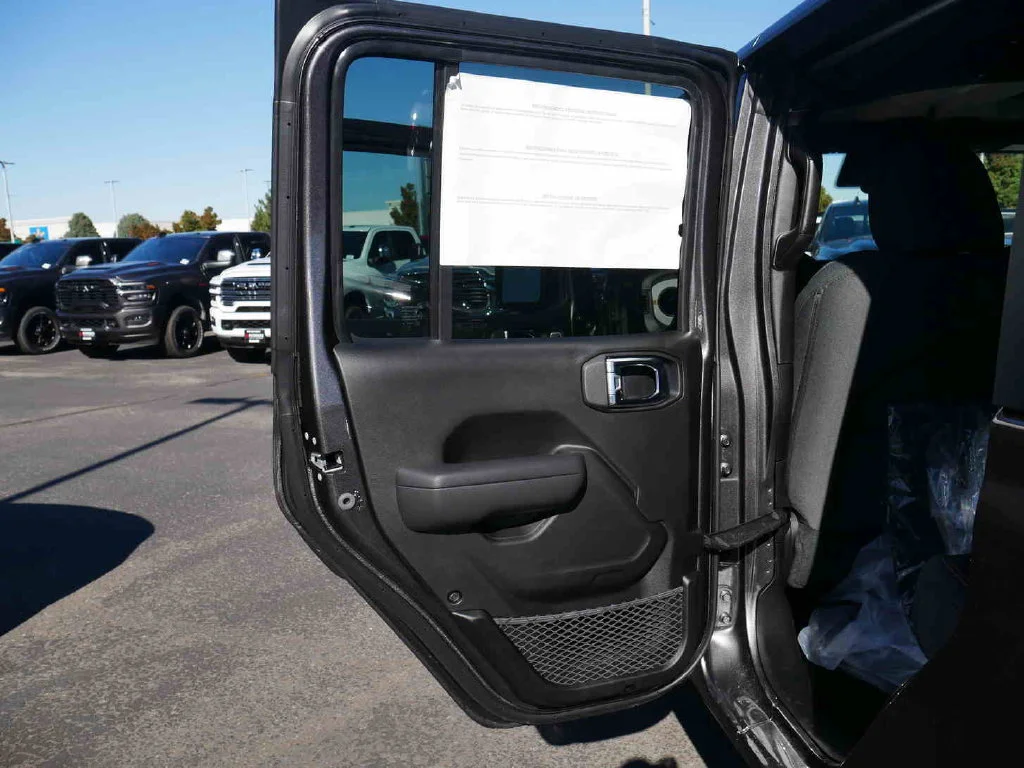 2025 Jeep Gladiator Sport S - Photo 10