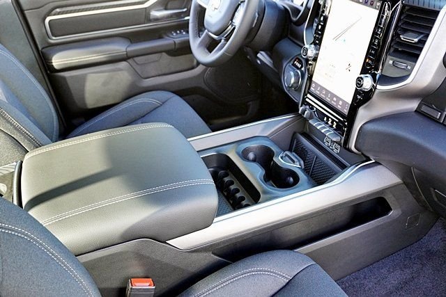 New 2026 Granite Crystal Metallic Clear-Coat Exterior Paint RAM Big Horn Sport Appearance Edition image 16