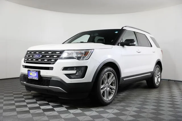 Used 2017 White Ford XLT image 42