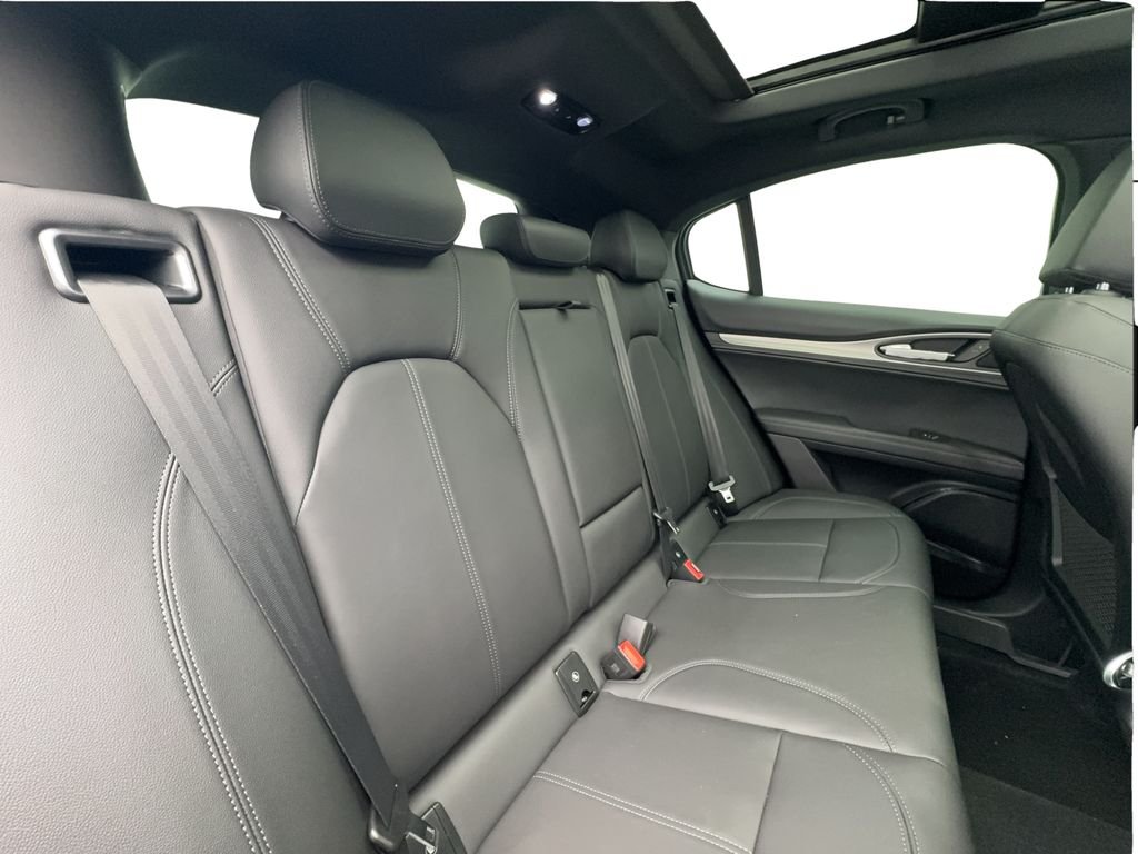 2025 Alfa Romeo Stelvio Base - Photo 33