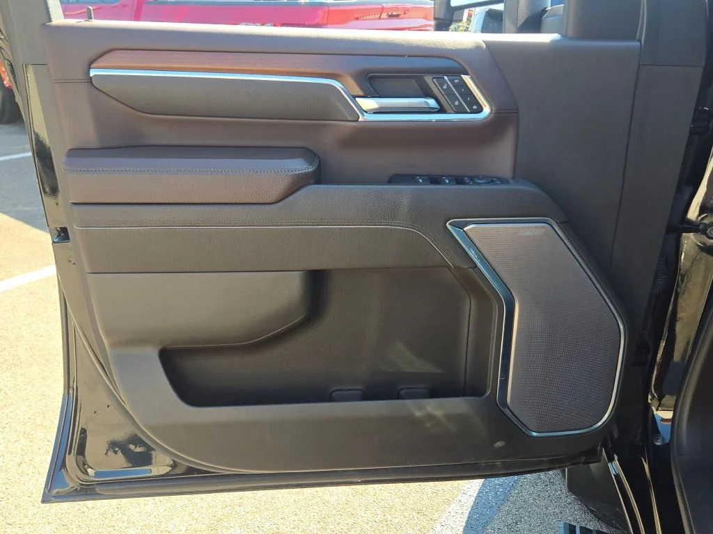 Used 2024 Black GMC Denali image 23