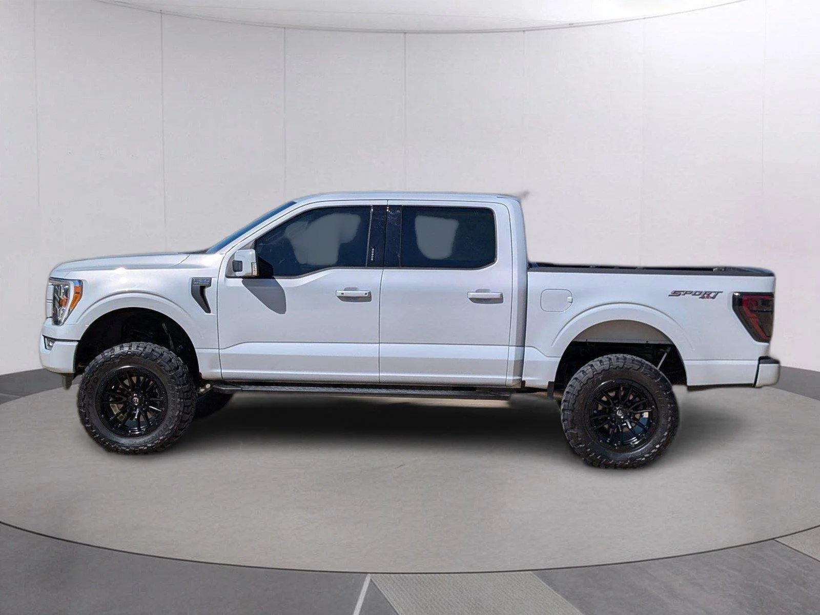 Used 2021 Space White Ford XLT image 2