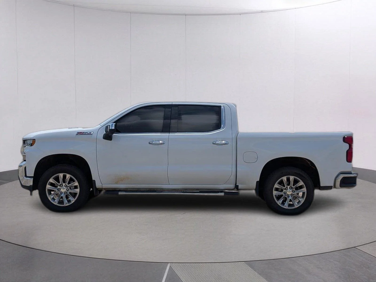 Used 2021 SUMMIT WHITE Chevrolet LTZ image 2