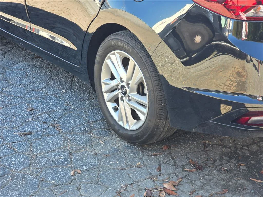 Used 2020 Black Hyundai SEL image 18