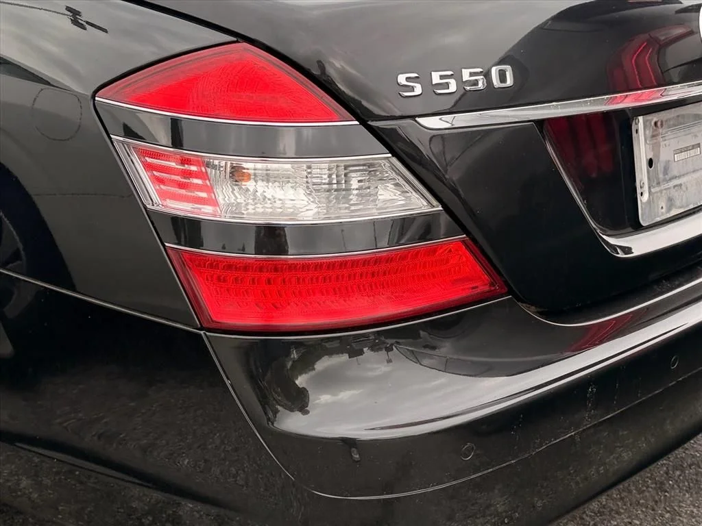 Used 2007 Black Mercedes-Benz S 550 image 10