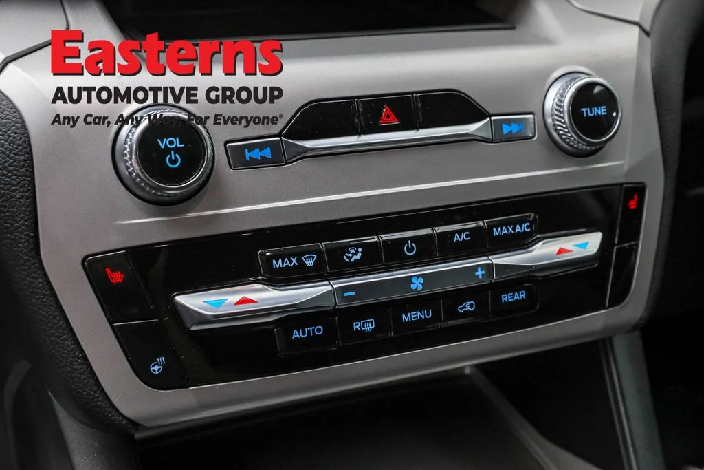 Used 2023 White Ford XLT image 19
