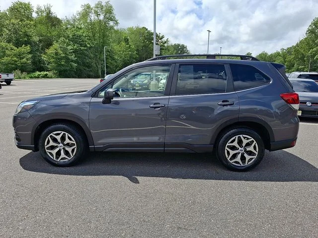 Used 2024 Gray Subaru Premium image 5