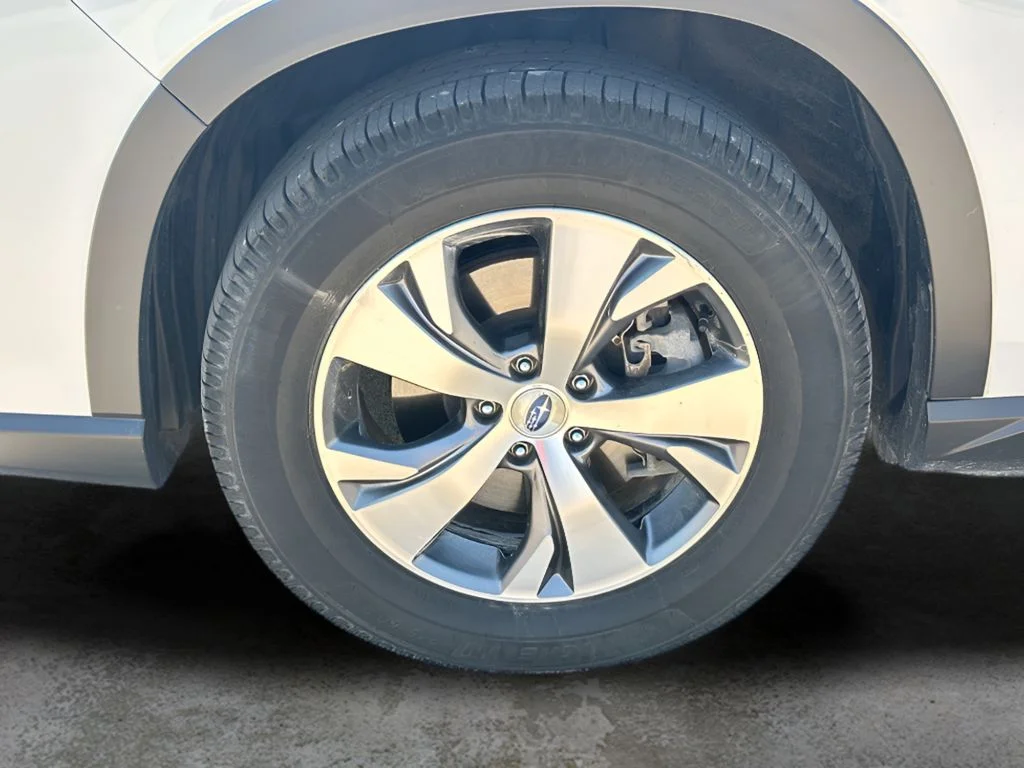 Used 2022 Crystal White Pearl Subaru Premium image 8
