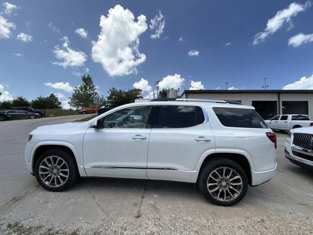 Used 2022 White GMC Denali image 2