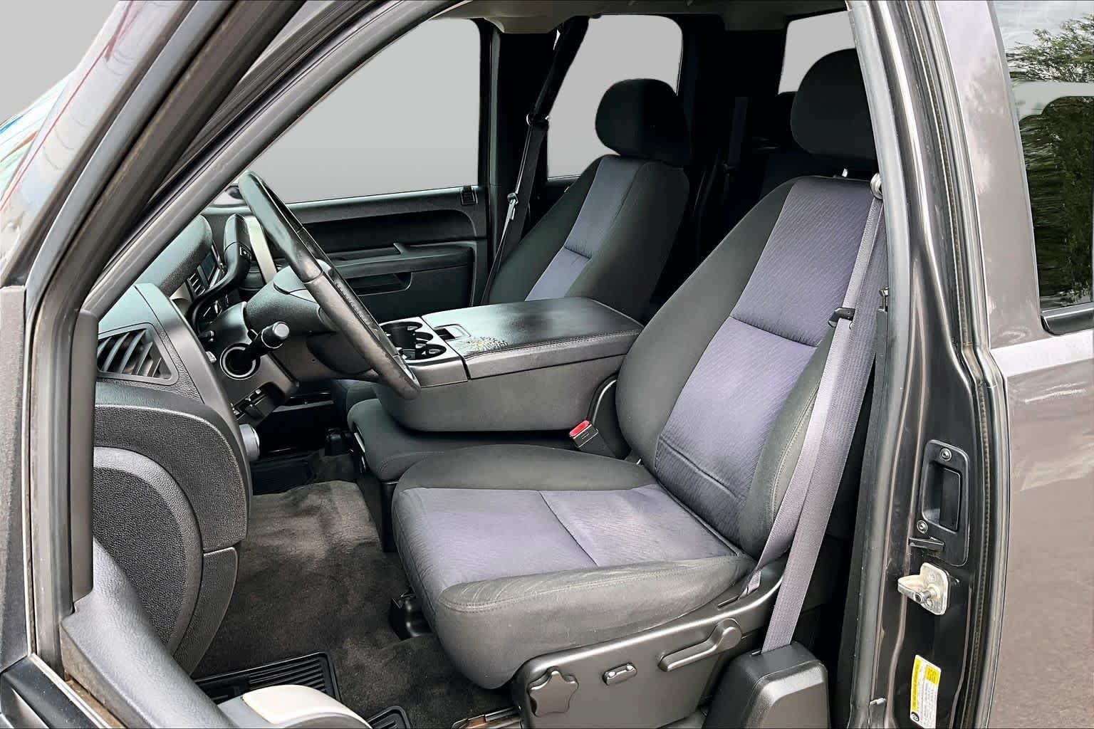 Used 2011 Taupe Gray Metallic Chevrolet LT image 7