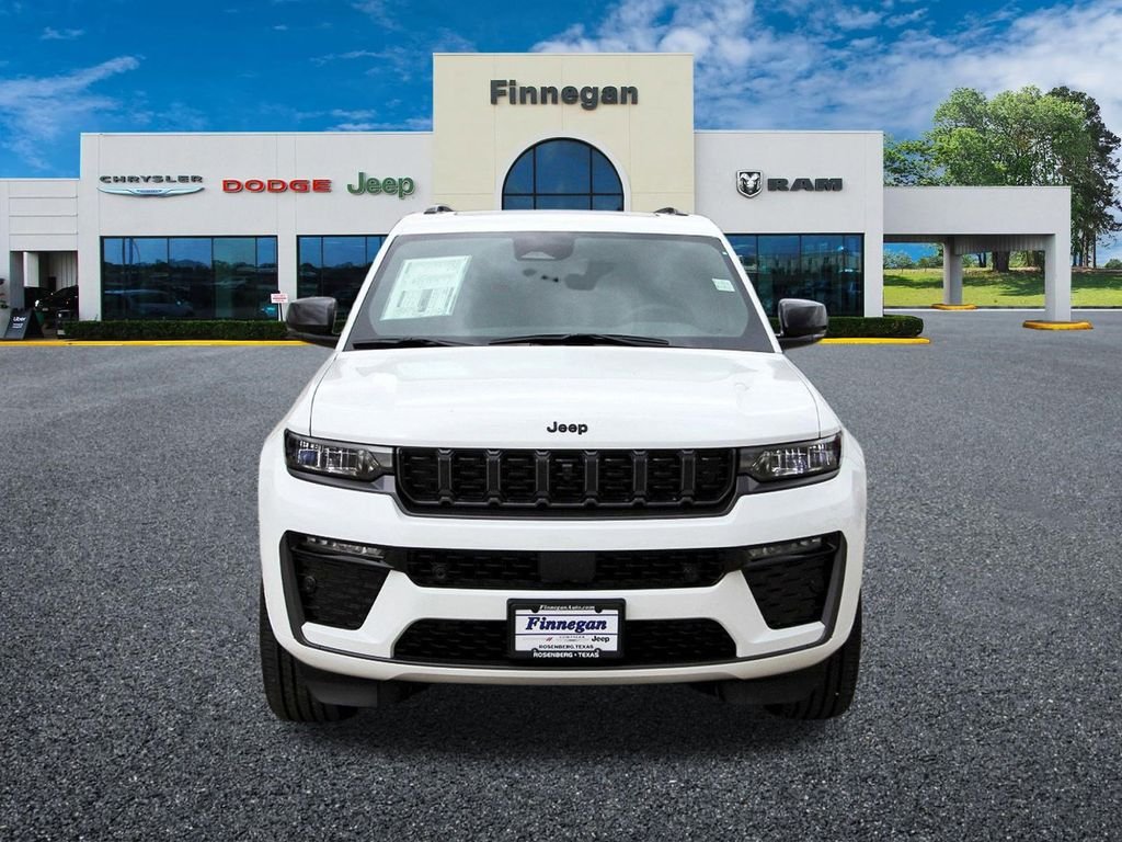 New 2026 Bright White Clear-Coat Exterior Paint Jeep Limited Reserve image 2