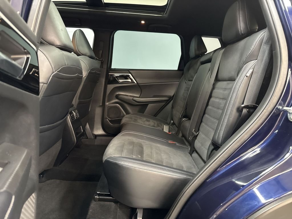 Used 2022 Cosmic Blue Metallic Mitsubishi  image 16