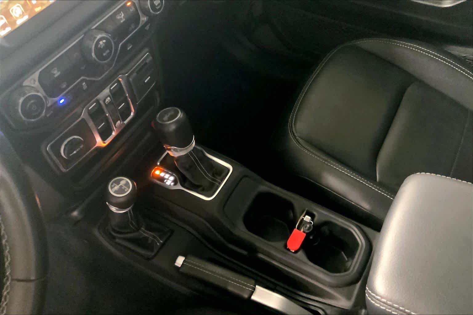 Used 2022 Sting-Gray Clearcoat Jeep Unlimited Sahara image 16