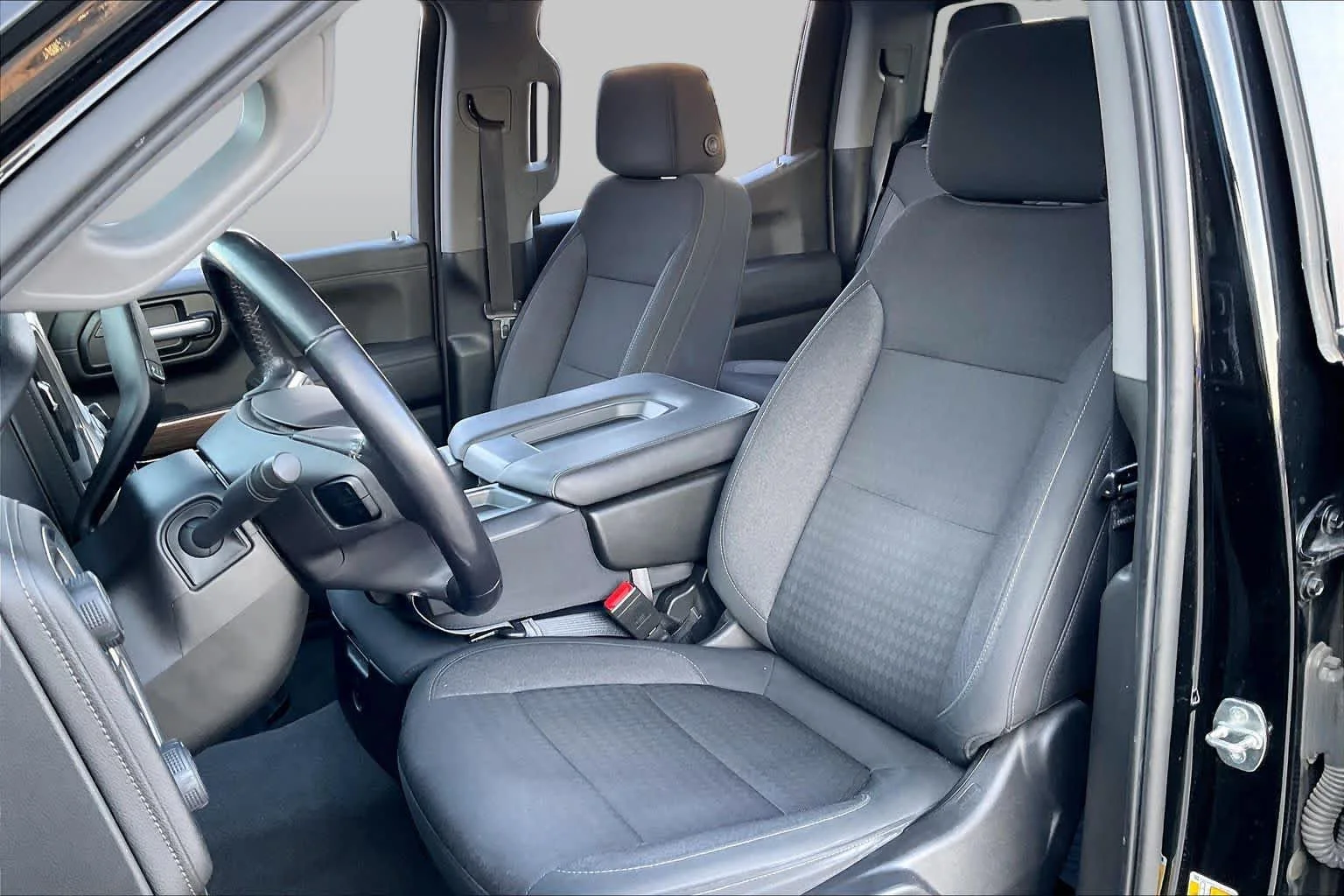 Used 2021 Black Chevrolet LT image 7