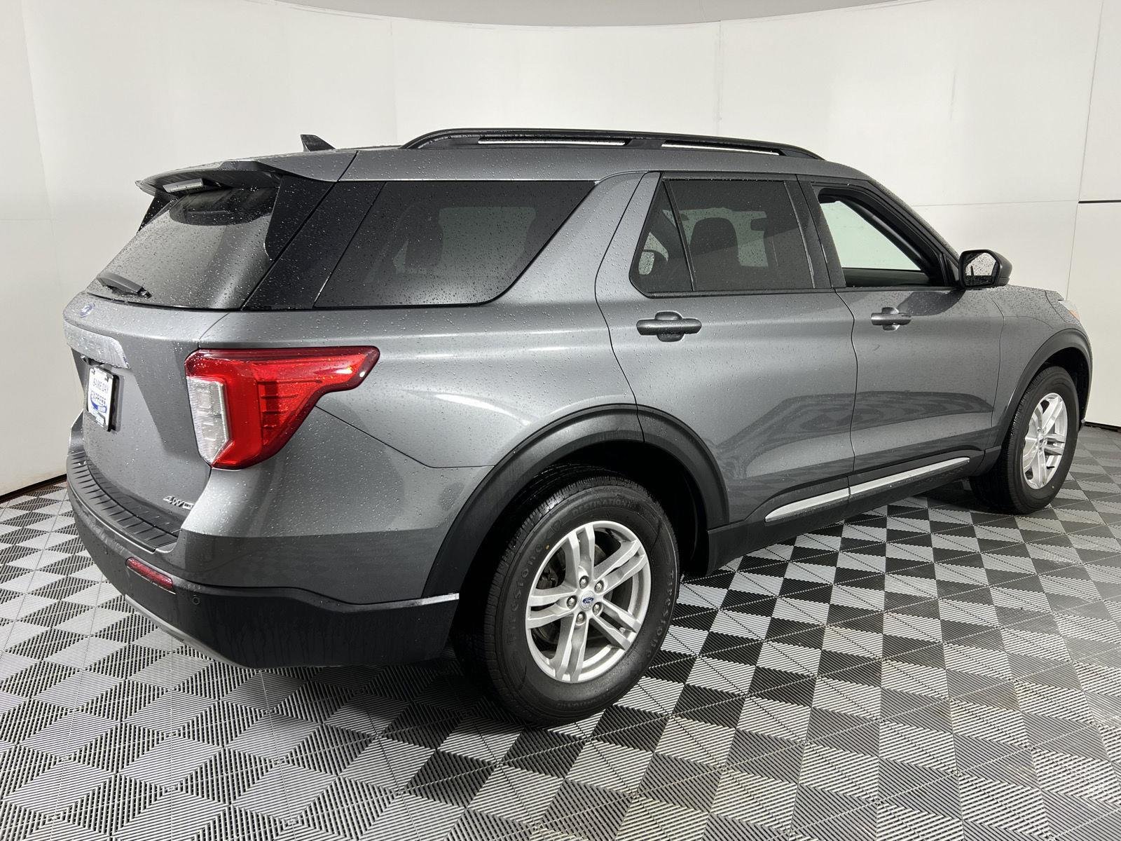 Used 2023 Gray Metallic Ford XLT image 10