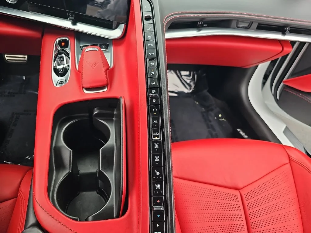 Used 2022 White Chevrolet Stingray image 20