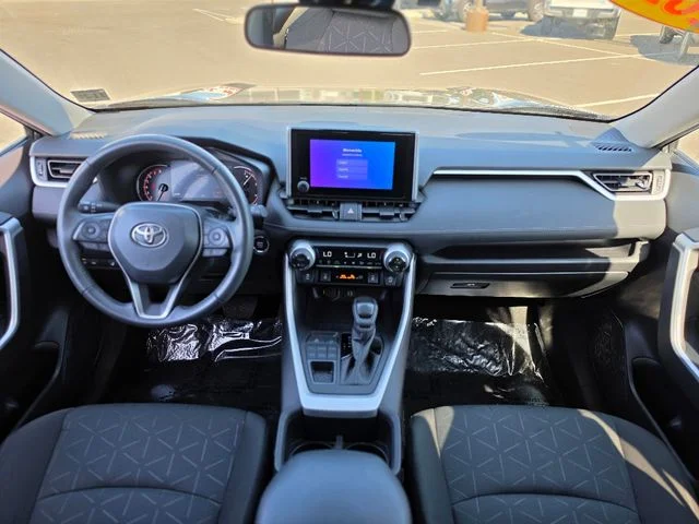 2024 Toyota RAV4 XLE - Photo 30