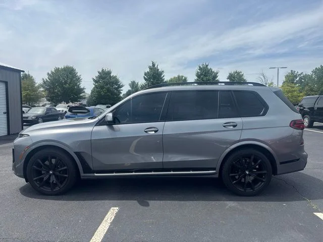 Used 2024 Gray BMW xDrive40i image 2