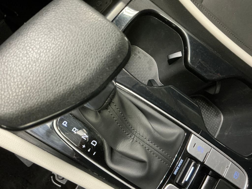 Used 2024  Hyundai SEL image 24