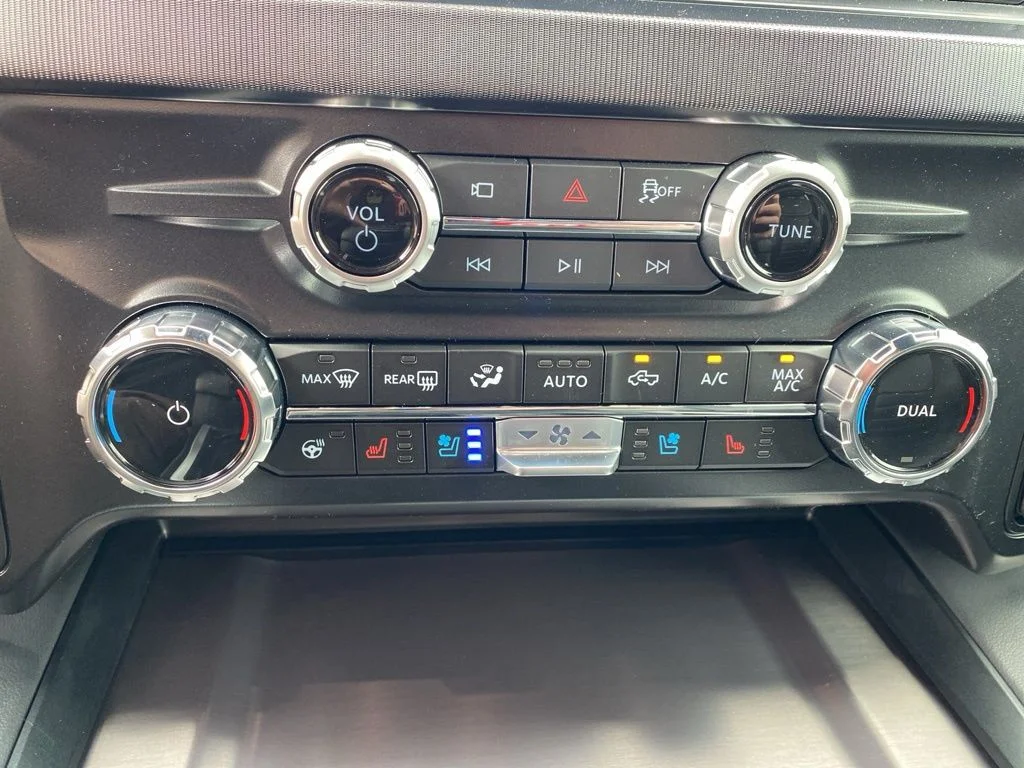 New 2026 Carbonized Gray Metallic Ford F-250® Platinum® image 29