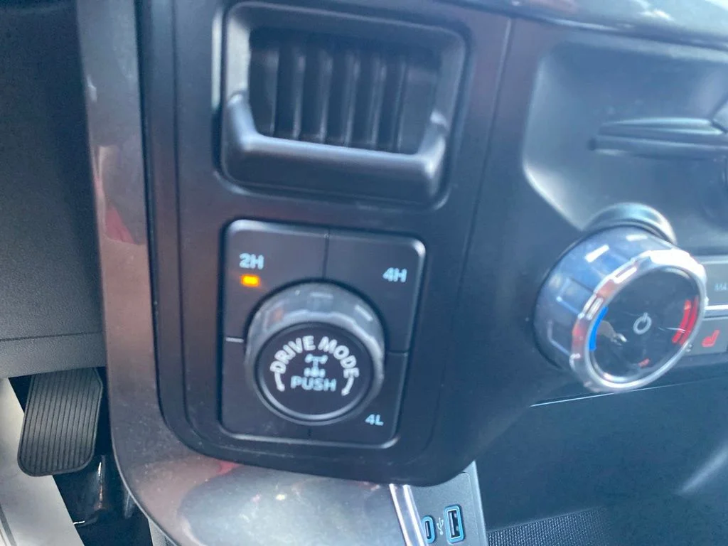 Used 2023 Carbonized Gray Metallic Ford XLT image 27