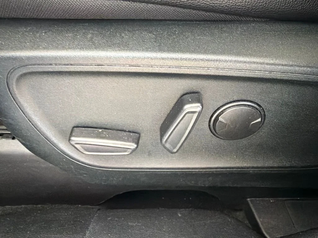 Used 2022 Blue Ford SEL image 23