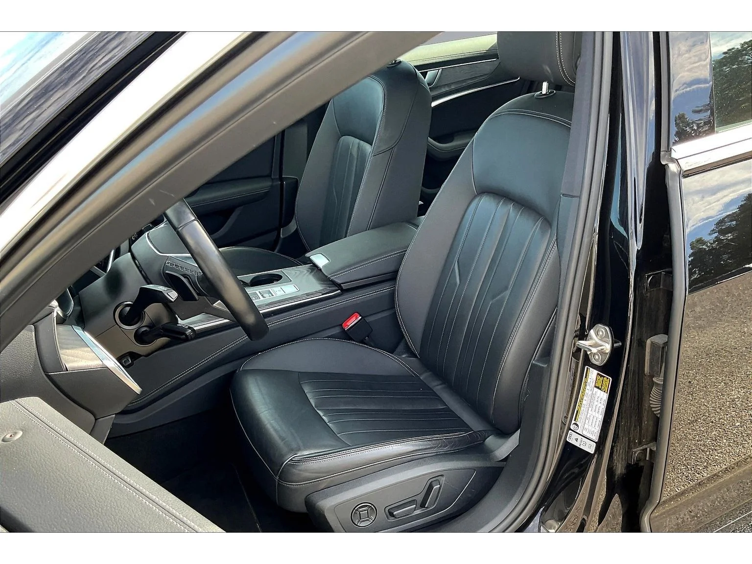 Used 2024  Audi Premium Plus image 17