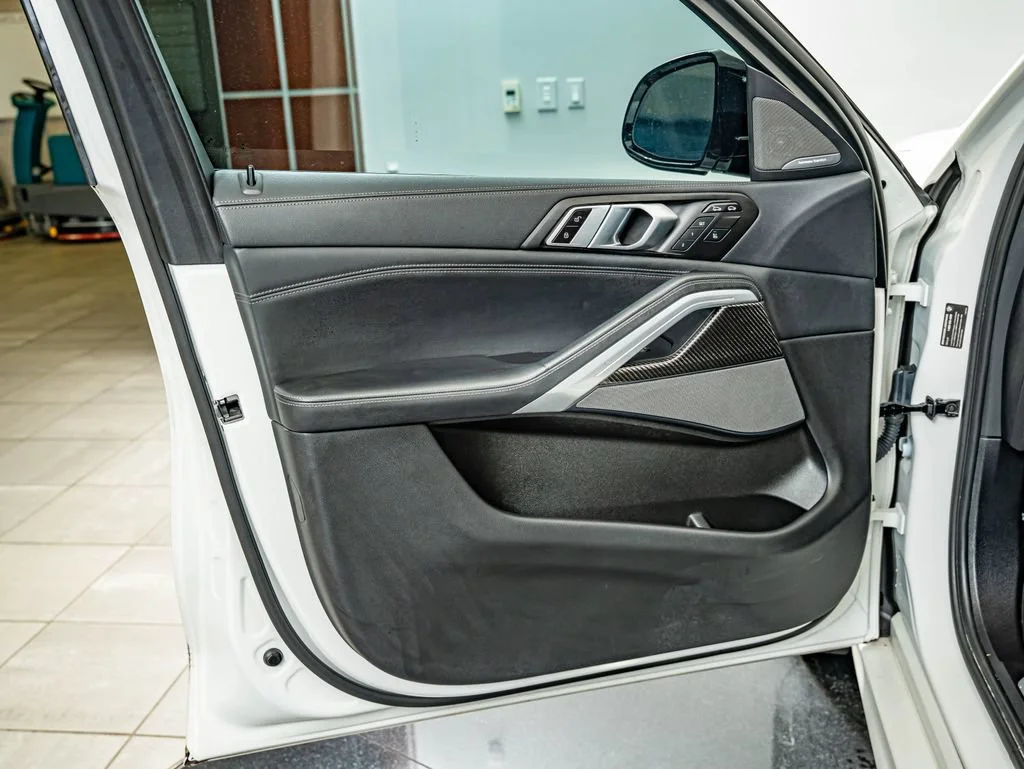 Used 2023 Frozen Brilliant White Metallic BMW M50i image 19