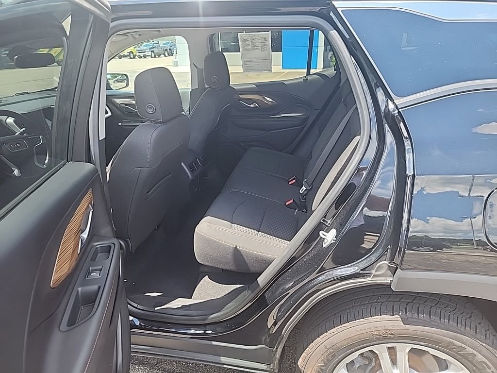 Used 2020 Black GMC SLE image 11