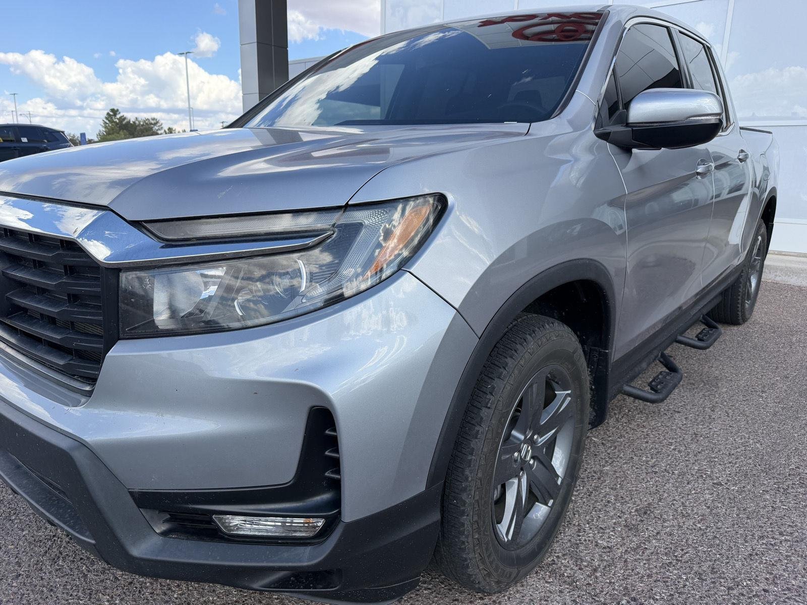 Used 2023 Lunar Silver Metallic Honda RTL image 10