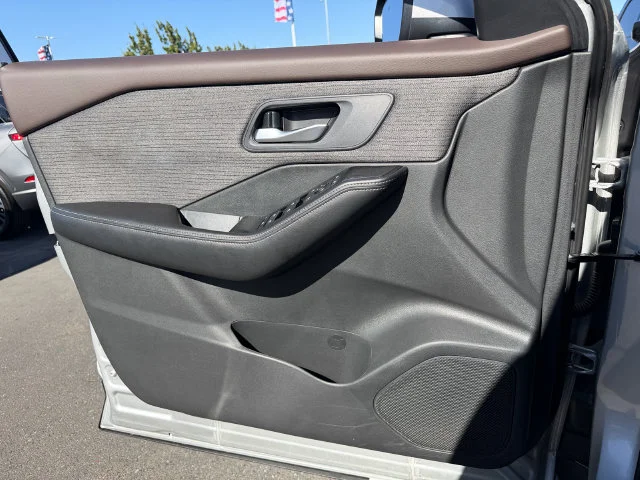 Used 2023 Silver Nissan SV image 13