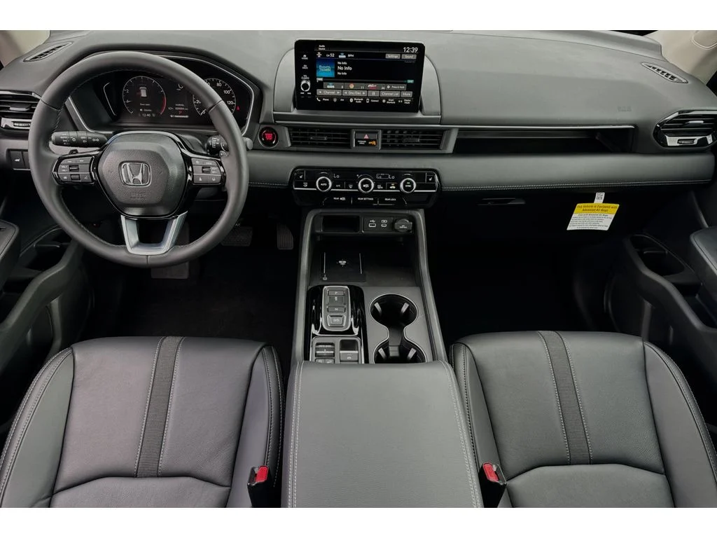 2025 Honda Pilot EX-L - Photo 14