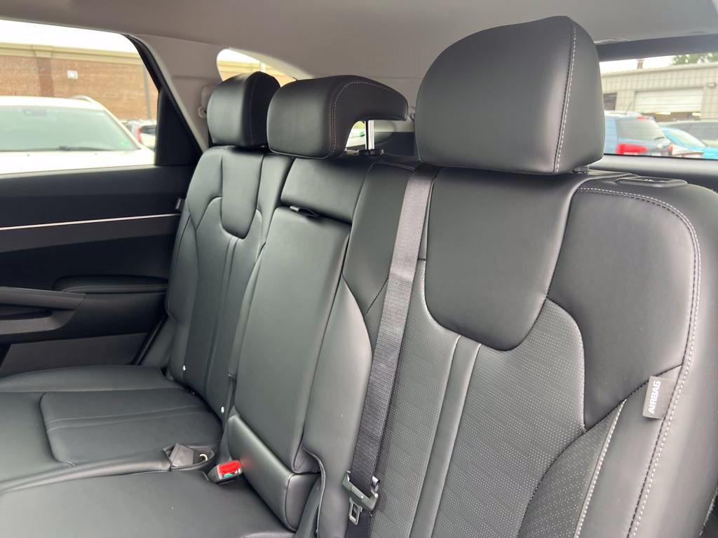 2025 Kia Sorento S - Photo 26