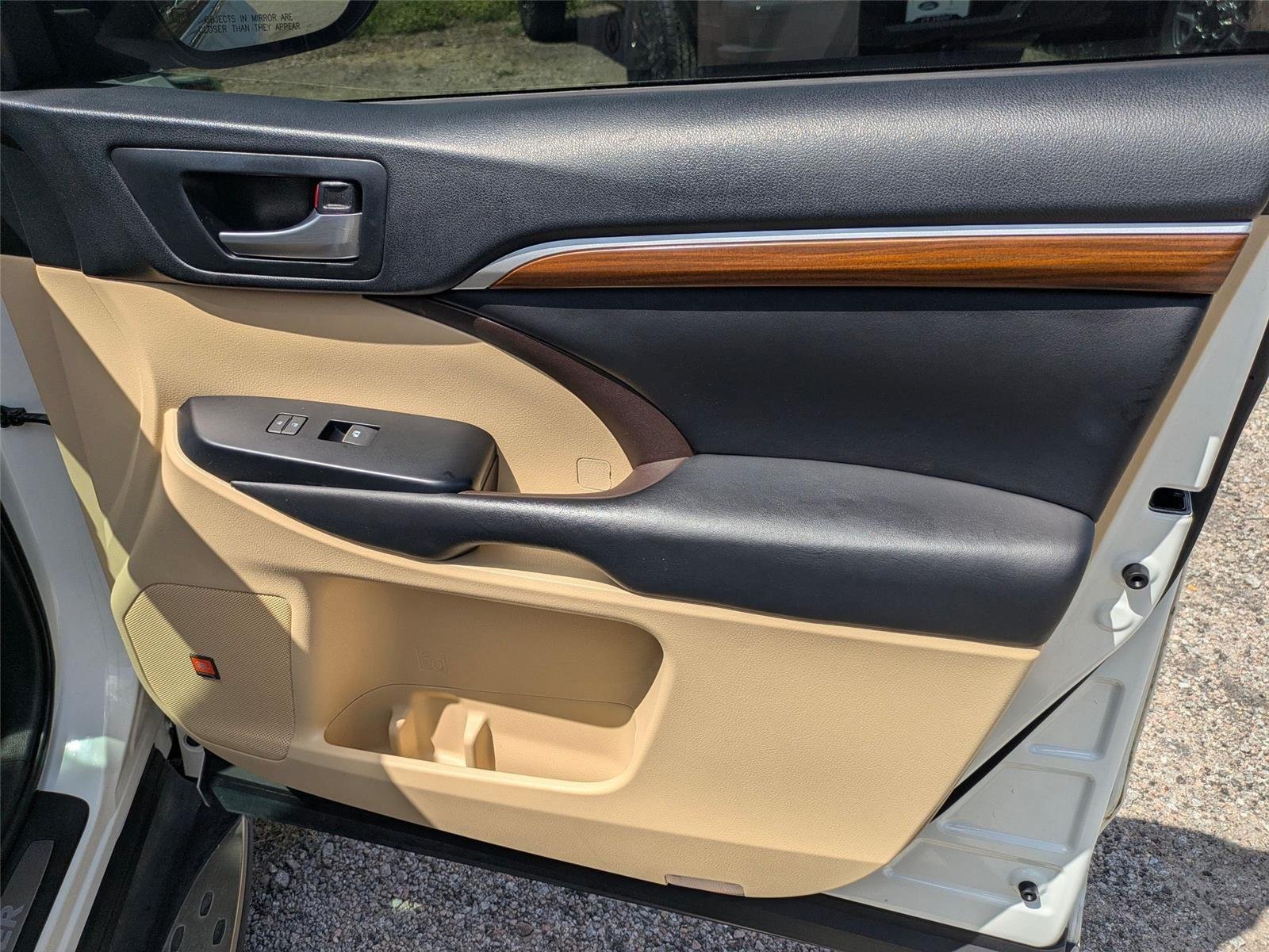Used 2018 Blizzard Pearl Toyota Limited image 32
