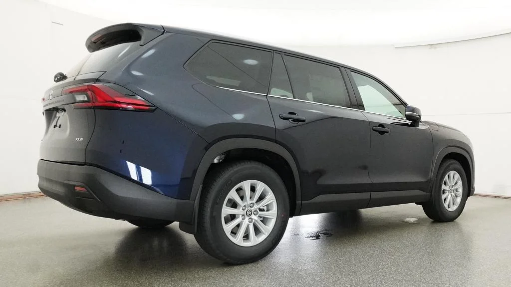 New 2026 Blueprint Toyota Hybrid XLE image 17
