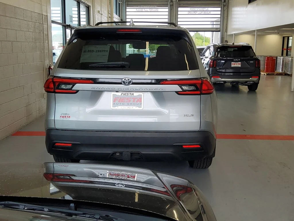 Used 2024 Silver Toyota XLE image 5