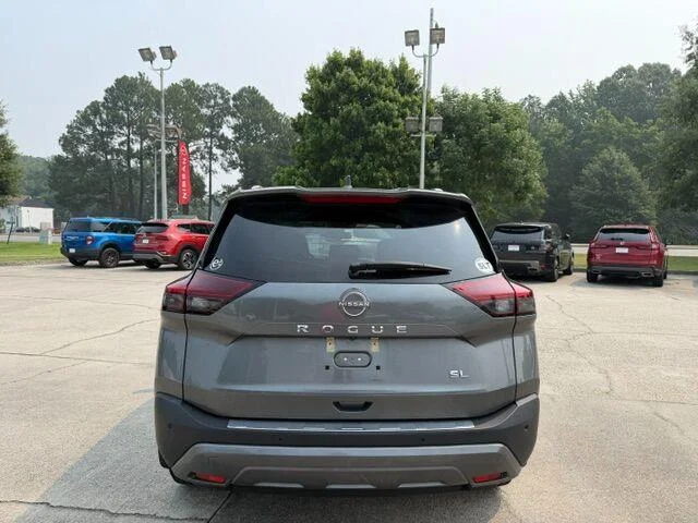 Used 2023 Gun Metallic Nissan SL image 4