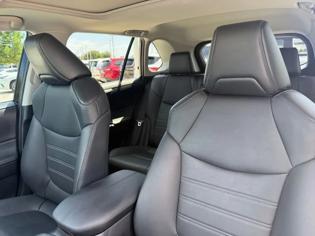 Certified Used 2021 BLUEPRINT Toyota XLE Premium image 14