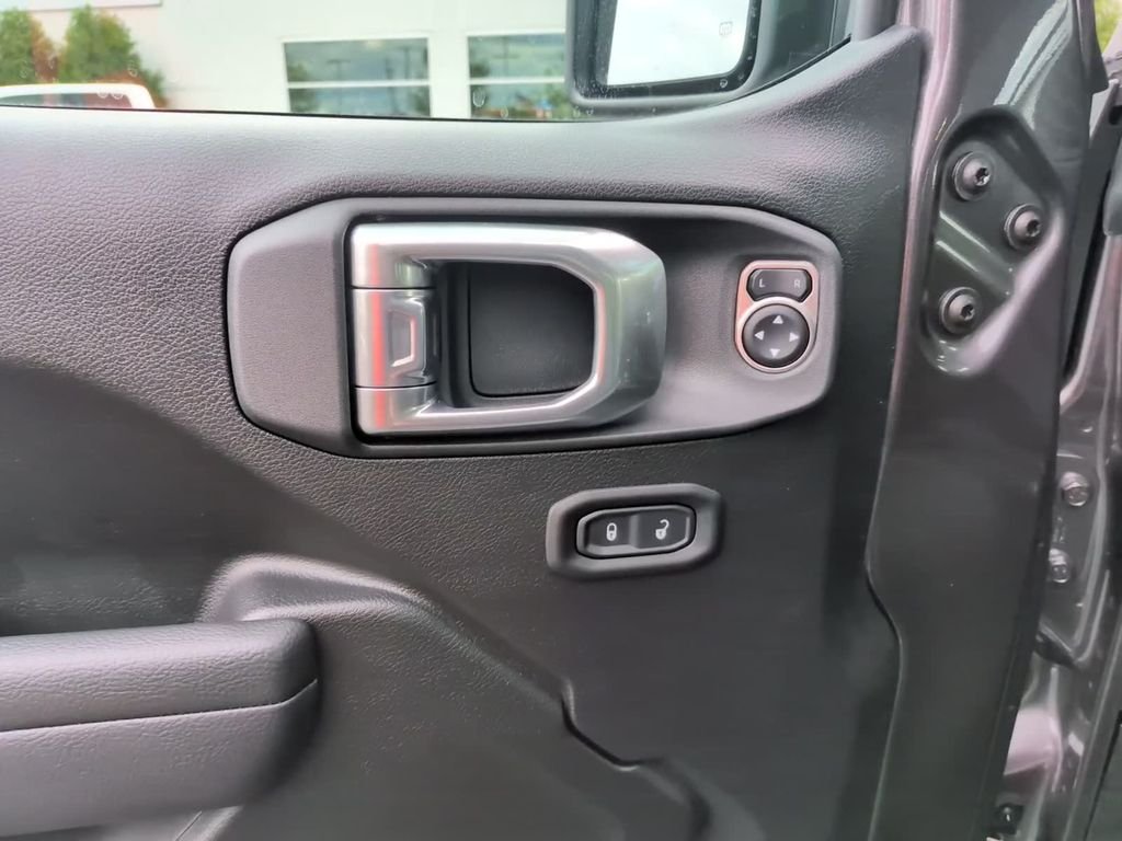 New 2026 Granite Crystal Metallic Clear-Coat Exterior Paint Jeep Sport S image 17
