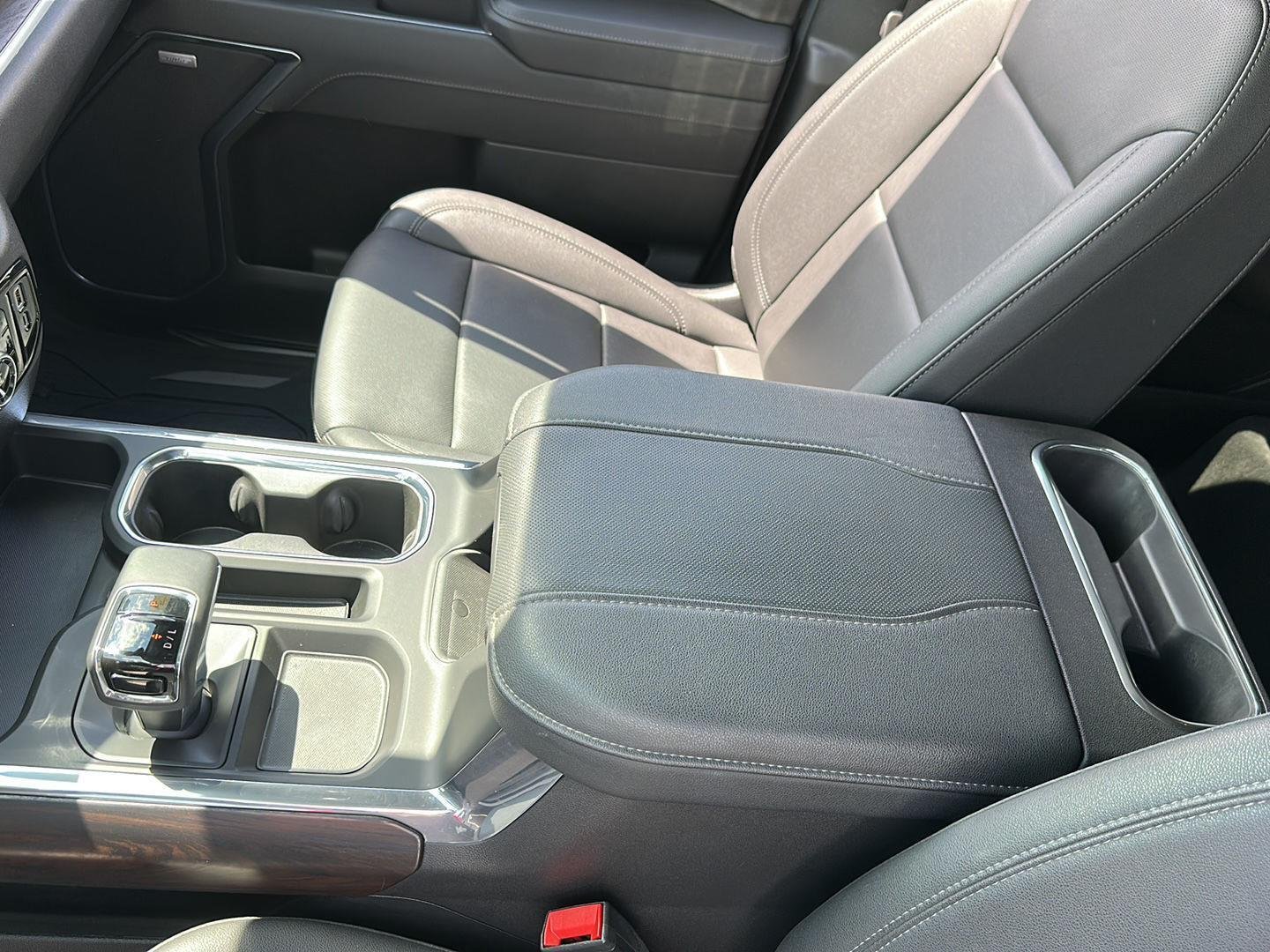 Used 2025 Summit White GMC SLT image 32