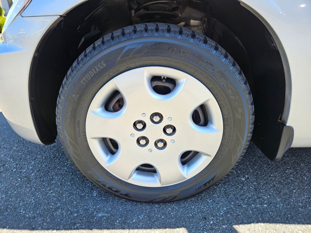 Used 2009 Bright Silver Metallic Clear Coat Chrysler LX image 9