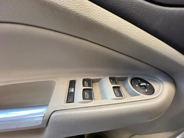 Used 2013 White Platinum Tri-Coat Ford  image 25