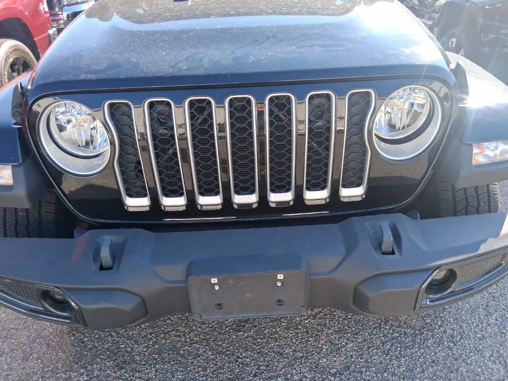 Used 2021 Black Jeep Overland image 18