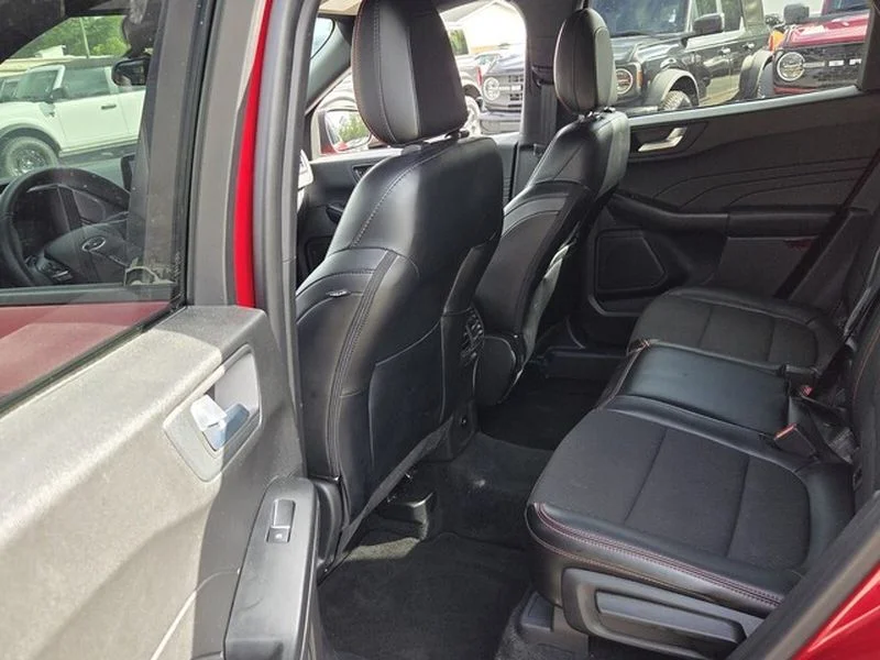 Used 2024 Rapid Red Metallic Tinted Clearcoat Ford ST-Line image 8