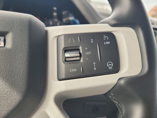 Used 2025 White Land Rover S image 27