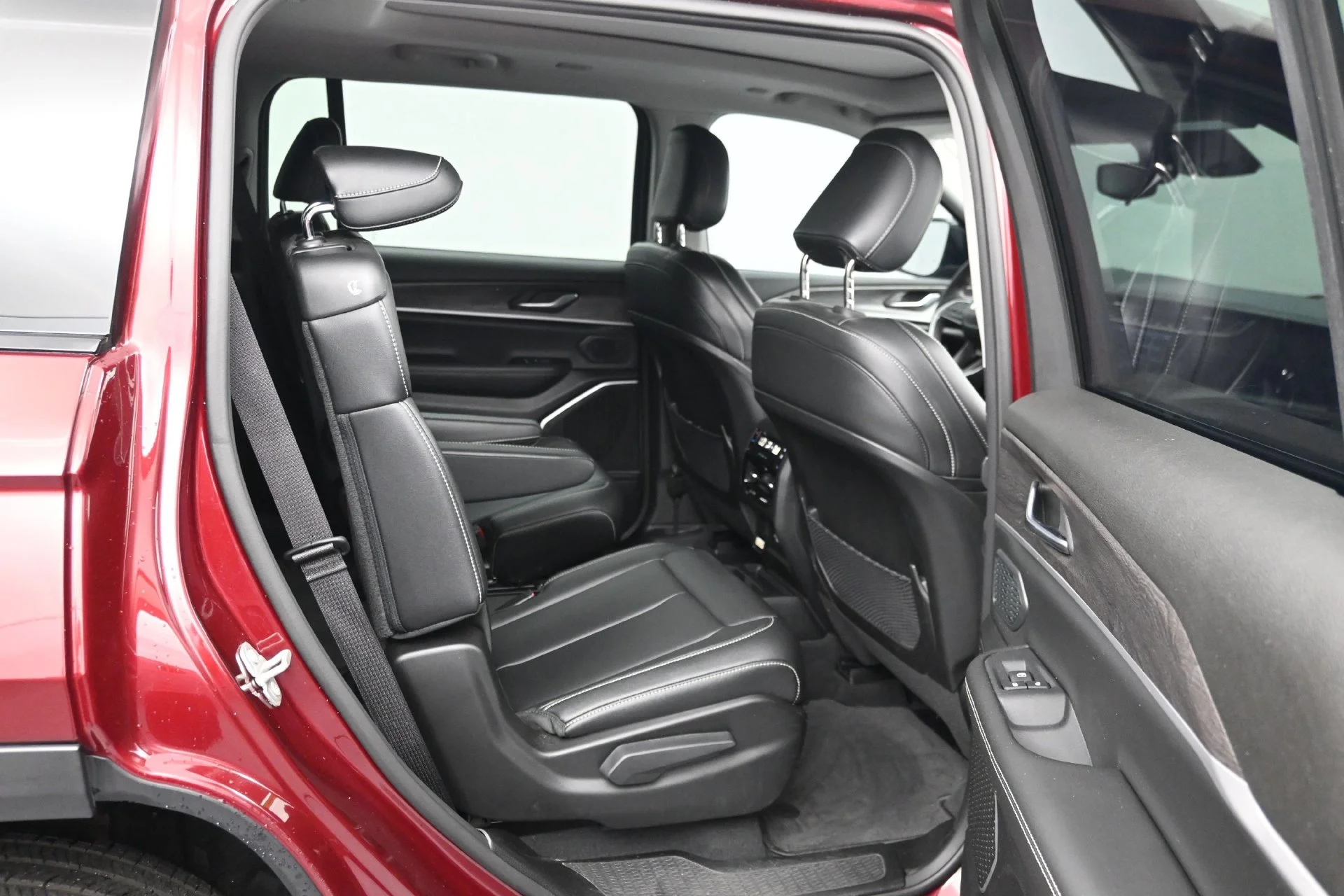 Used 2023 Red Jeep Limited image 18