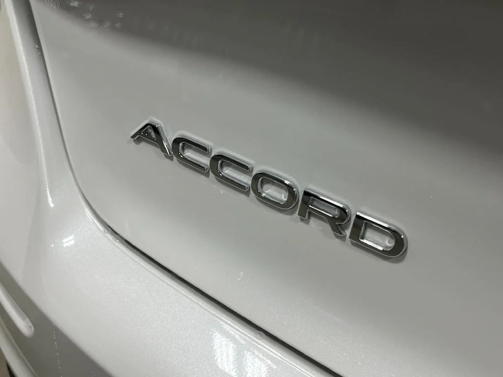 Used 2025  Honda SE image 6
