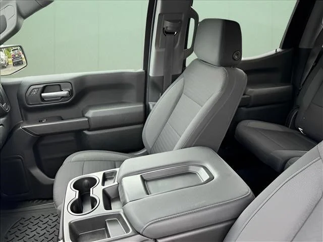 Used 2022 White Chevrolet Custom image 7