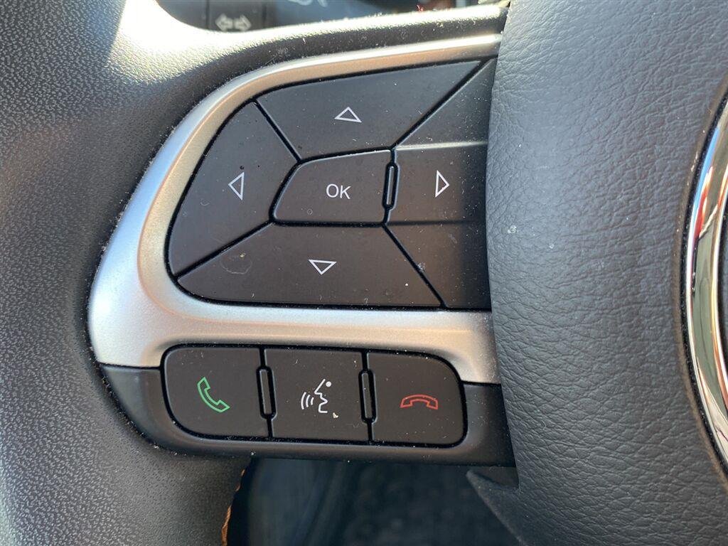 Used 2021 Olive Green Pearlcoat Jeep Latitude image 18